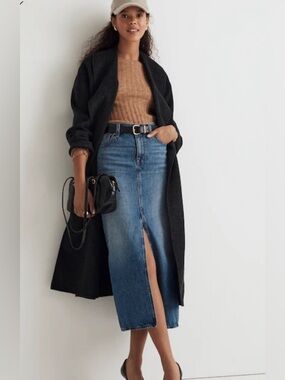 Madewell mid rise denim midi skirt size 30